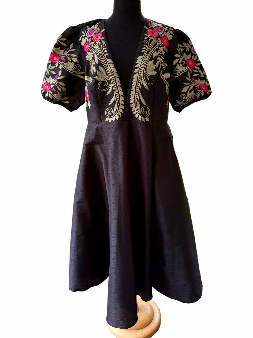 ESHAKTI Floral Embroidered Dress Black Deep V-Neck Fit Flare Sz 2X Double Lining